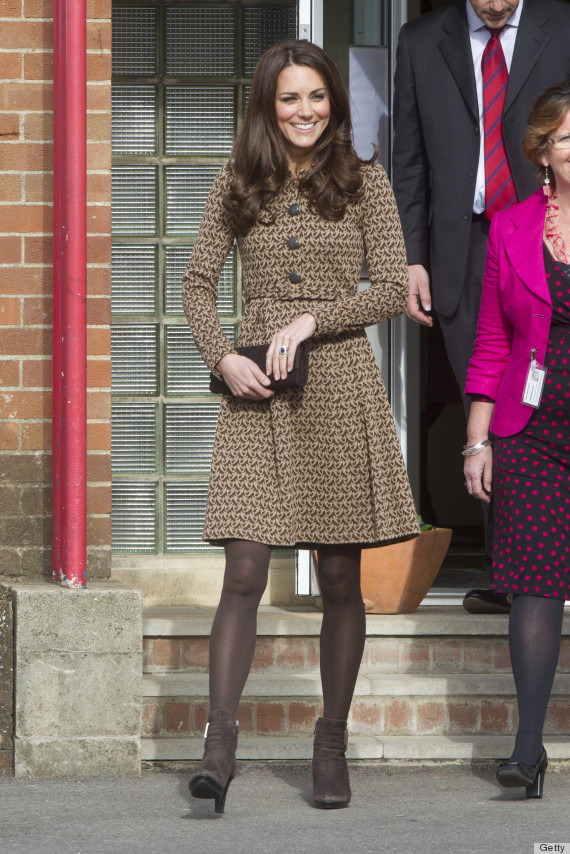 Kate Middleton Repeats A Perfect Fall Outfit In London (PHOTOS) | HuffPost