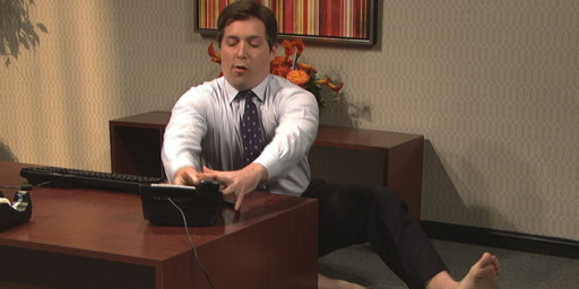 'SNL': Beck Bennett Is A CEO With The Body Of A Baby | HuffPost