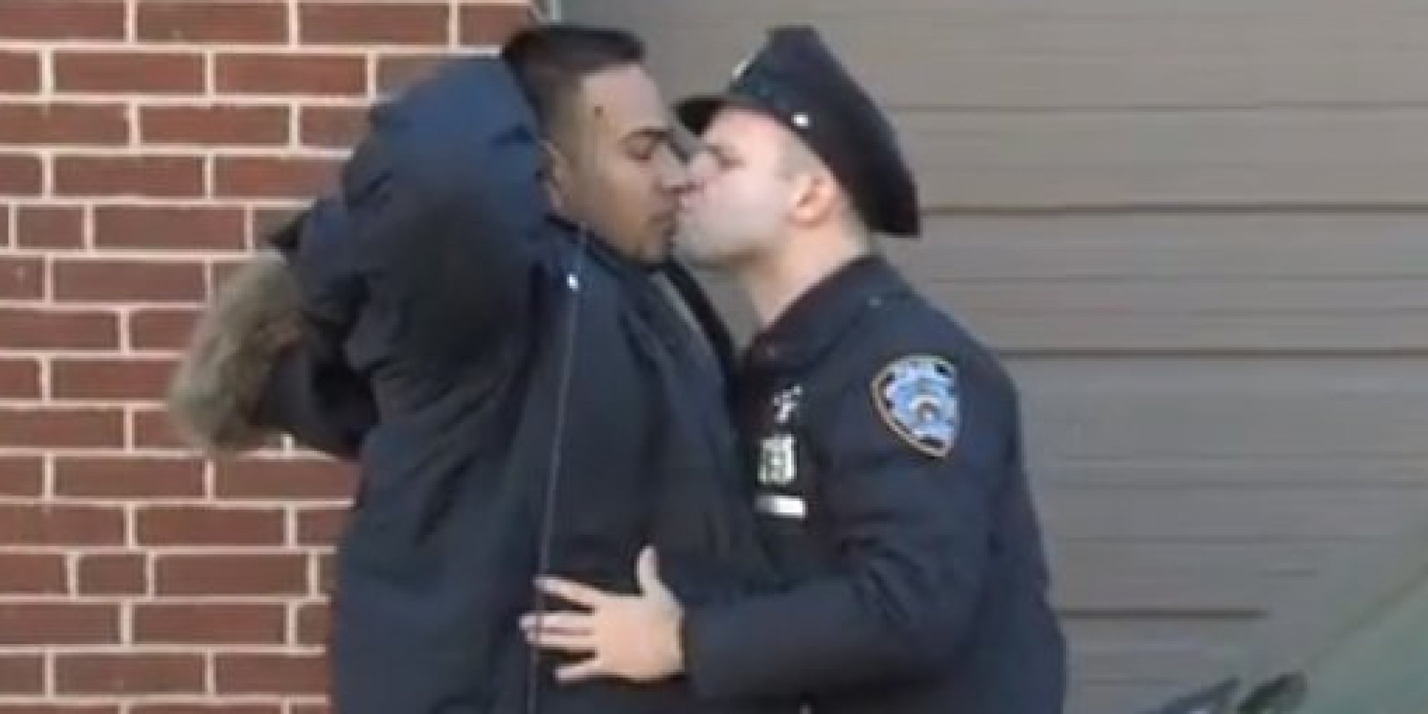 Поцелуй с полицейским