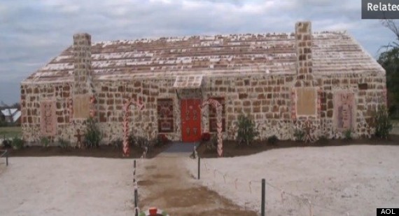 worlds largest gingerbread house