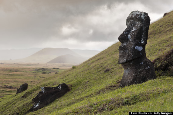 easter island statue