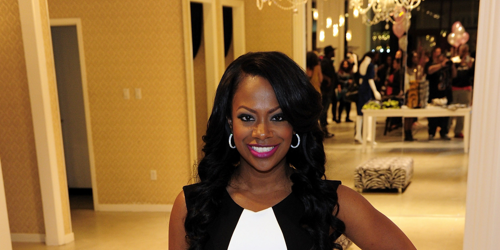 Kandi Burruss Responds To Kenya Moore's Weight Comments With Swimsuit ...