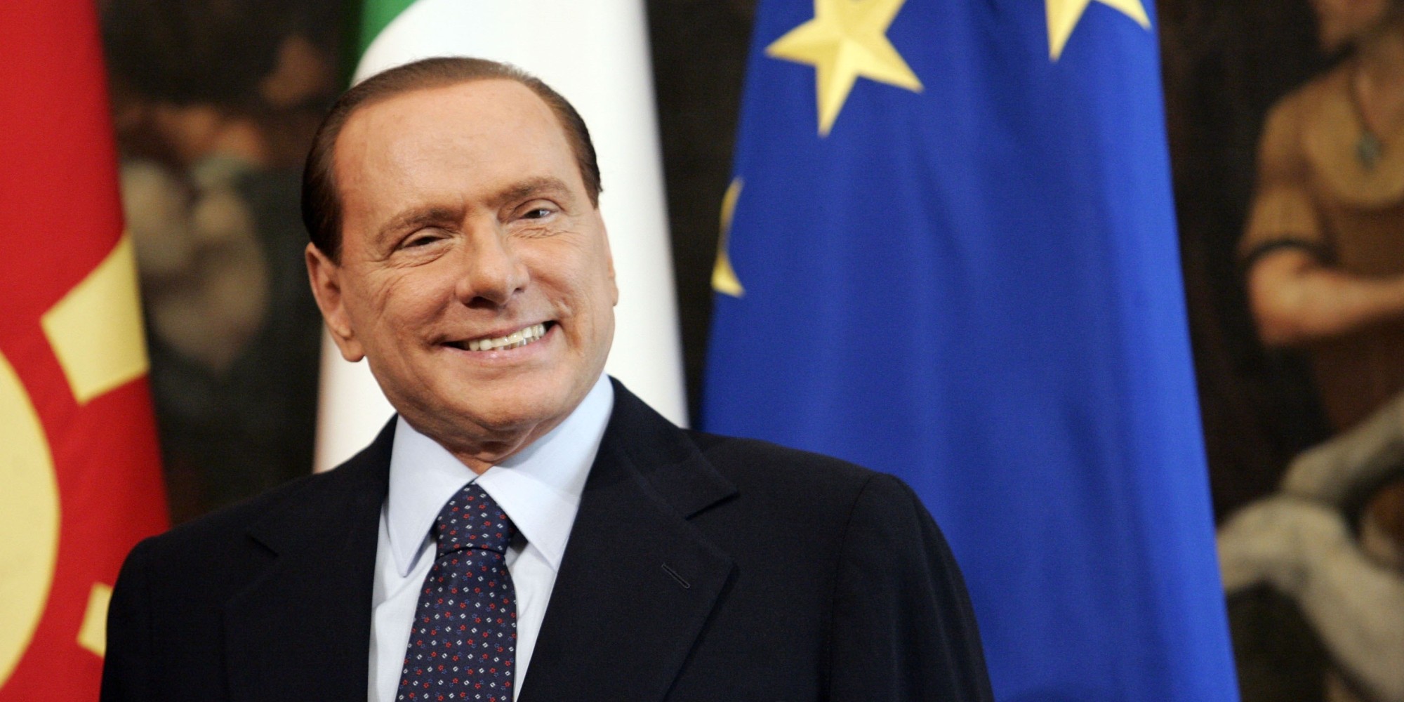 Берлускони воронеж. Silvio Berlusconi Heykel.