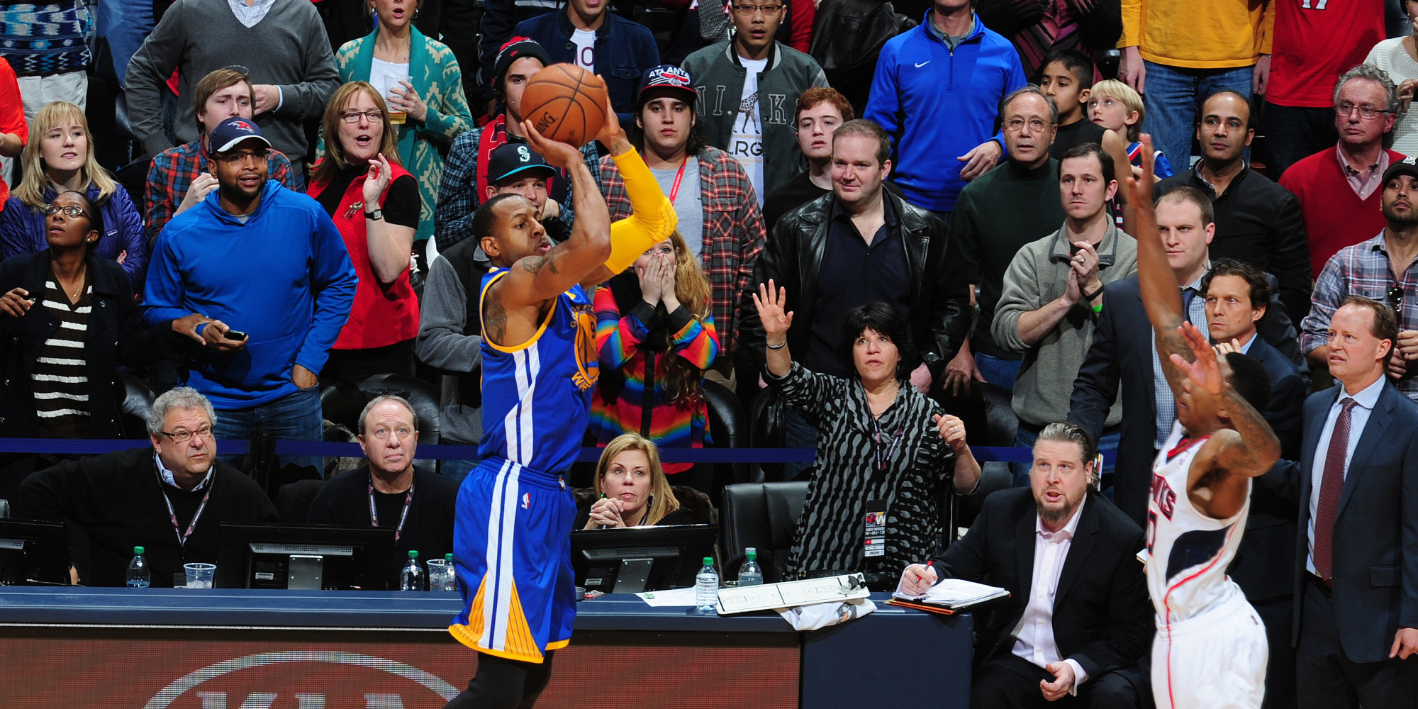 Andre Iguodala's Buzzer Beater Lifts Warriors Over Hawks (VIDEO) | HuffPost