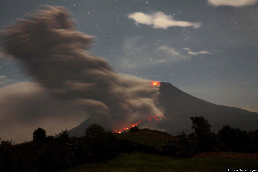 sinabung erupts