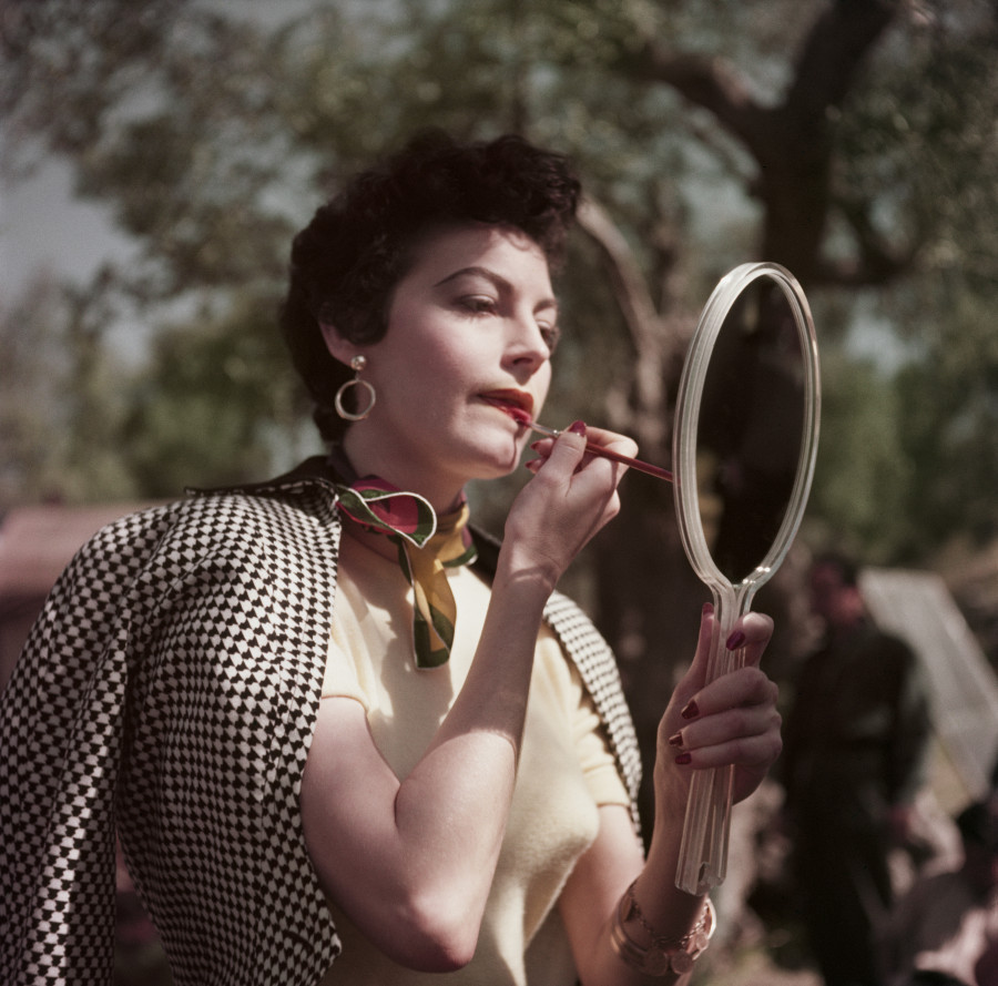 Famous Color Portraits Prove Photography Has The Power To Bring History