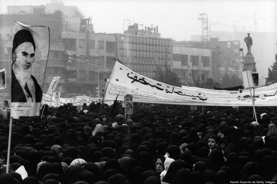 iranian revolution statue