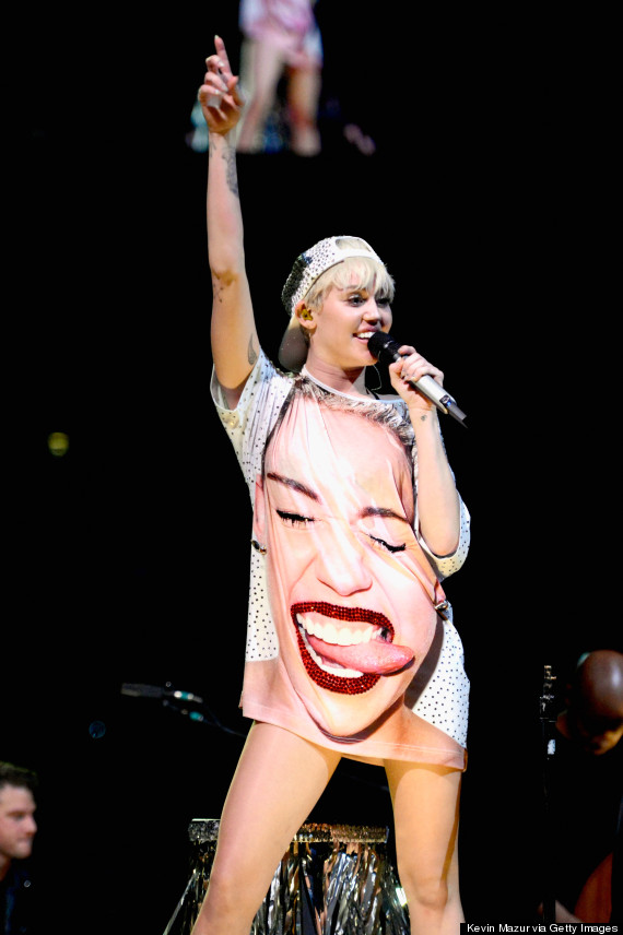 A Peek At The Opening Night Of Miley Cyrus Bangerz Tour Huffpost