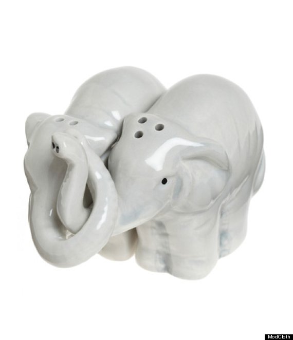 10 Salt And Pepper Shakers That Are Cuter Than They Have Any Right To Be  (PHOTOS)