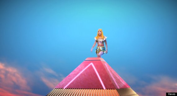 katy perry pyramid