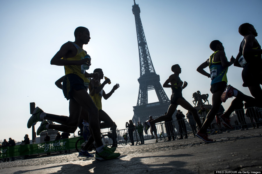 paris running eiffel tower