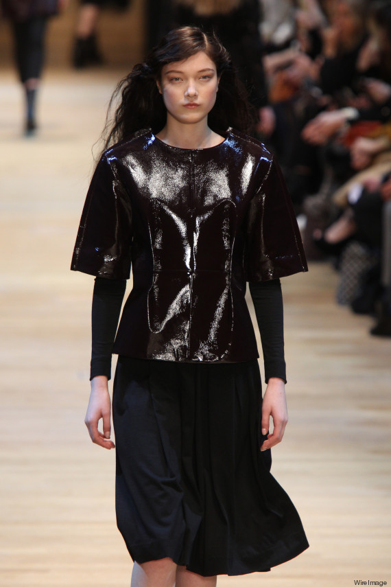 Messy Hair Takes Over The Runways At Paris Fashion Week | The ...