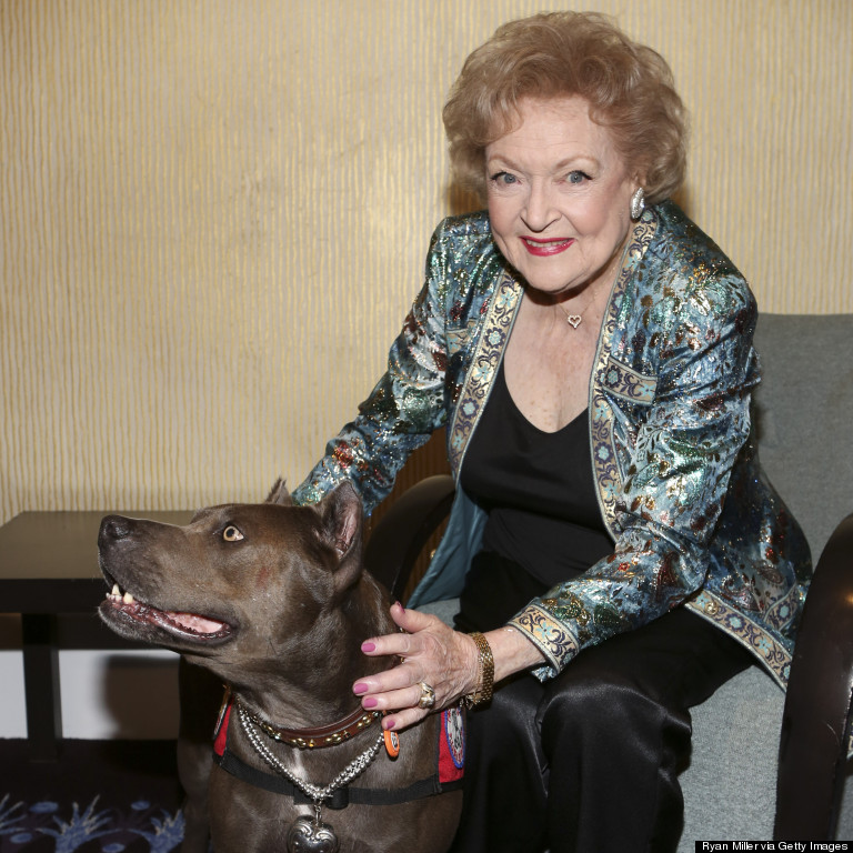 betty white elle dog