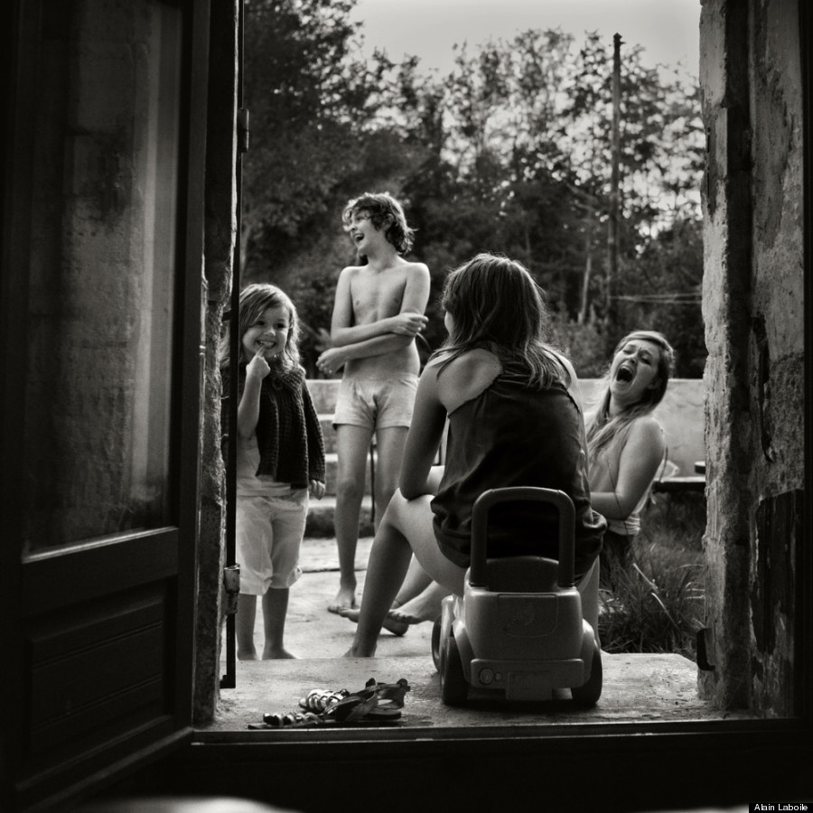 Dad's Beautiful Photos Reveal The Wonder of Childhood.