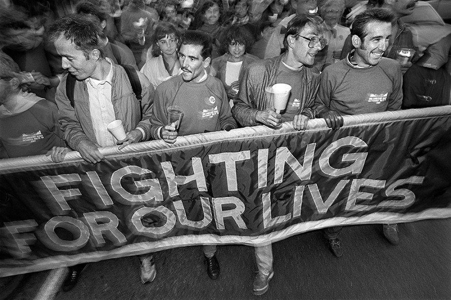 Anti-bra protest outside a San Francisco department store on August 1, 1969  : r/OldSchoolCool