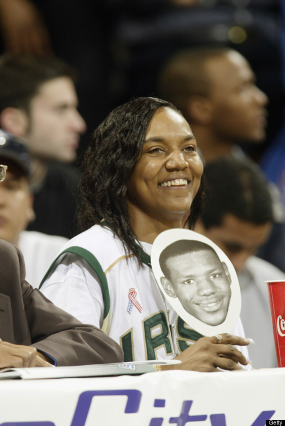 Gloria James Pictures Photos Of Lebron James Mom Huffpost Sports