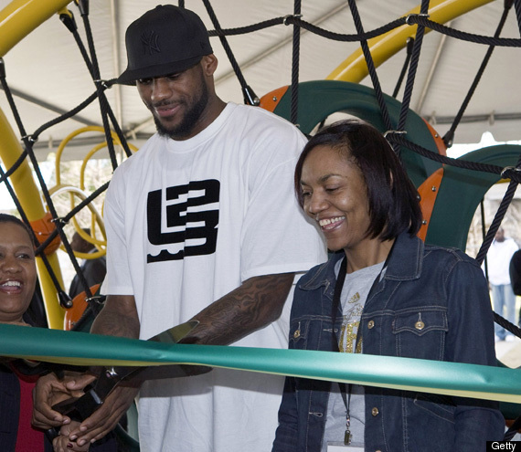 Gloria James Pictures Photos Of Lebron James Mom Huffpost