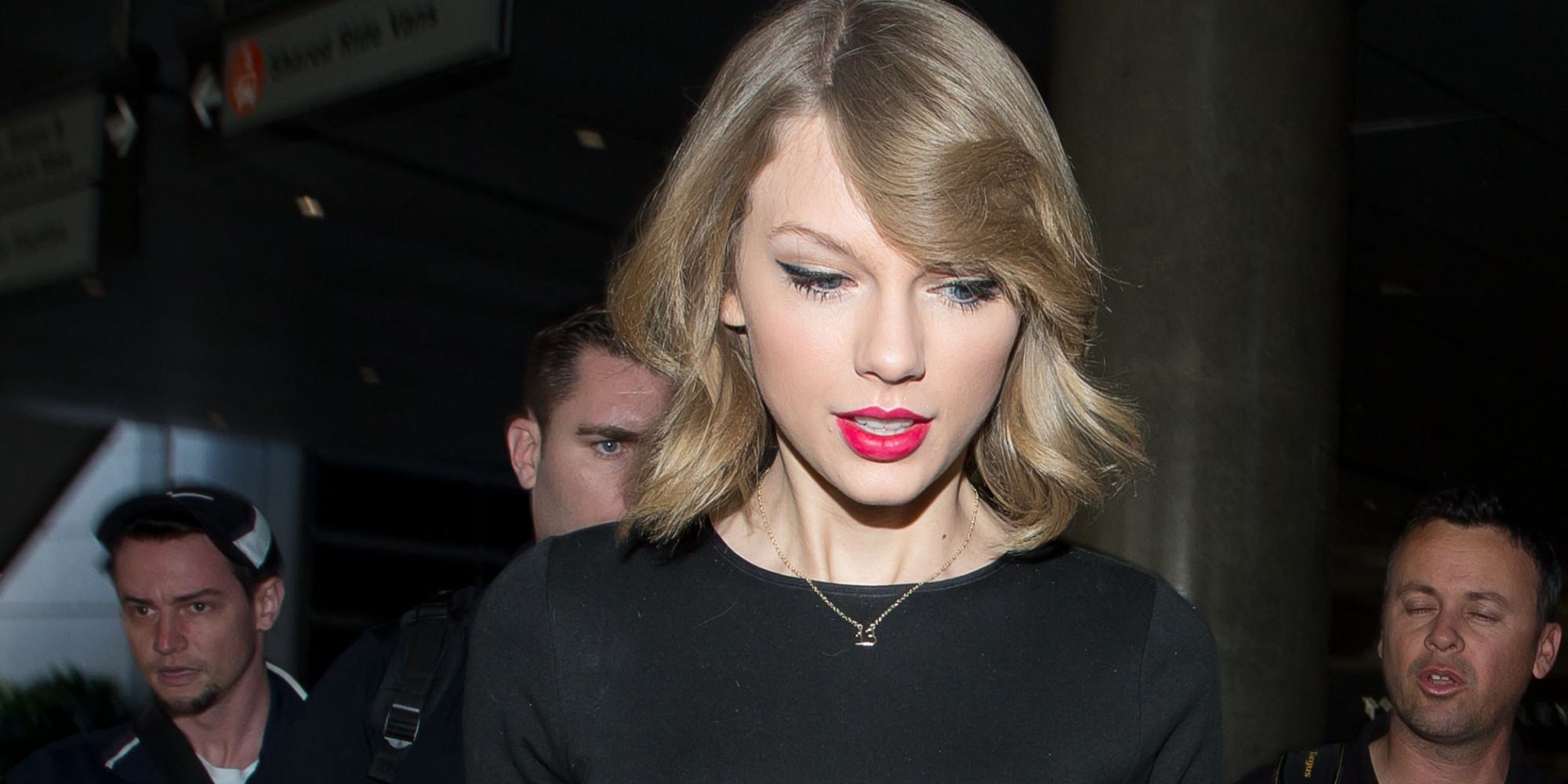 Taylor Swift Visits Young Cancer Patients At New York Hospital, Adds ...