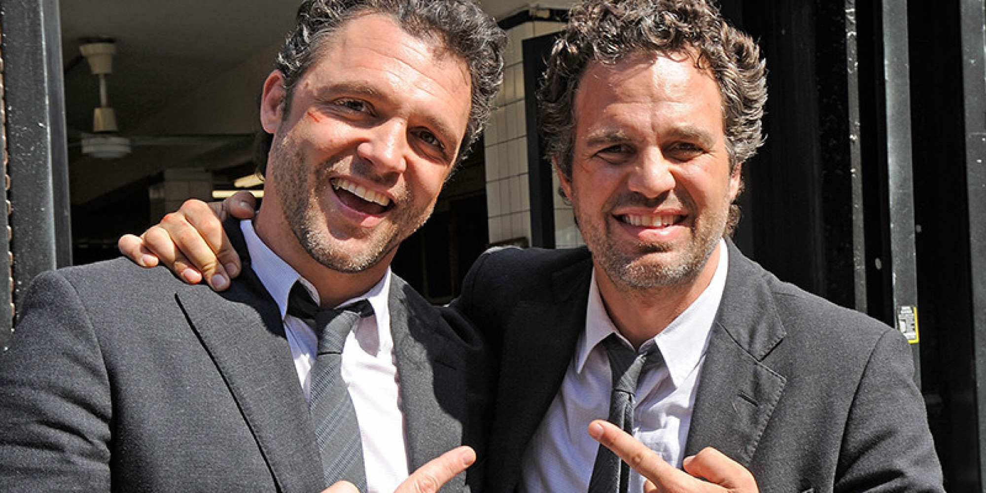 14 Photos Of Celebrities With Their Stunt Doubles That Will Blow Your ...