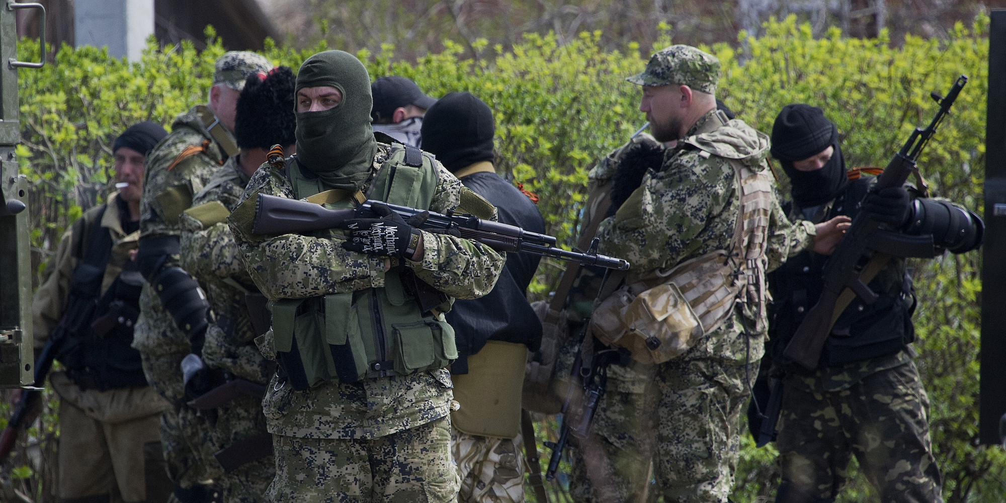 Photos Link Masked Men In East Ukraine To Russia - NYTimes.com | HuffPost