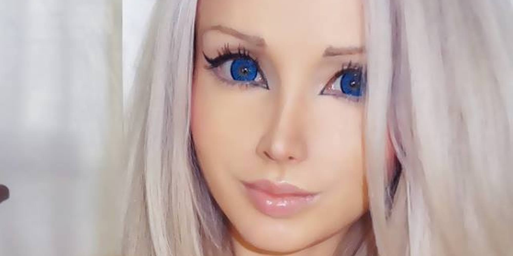 Human Barbie Reveals No Makeup Selfie Mugeek Vidalondon