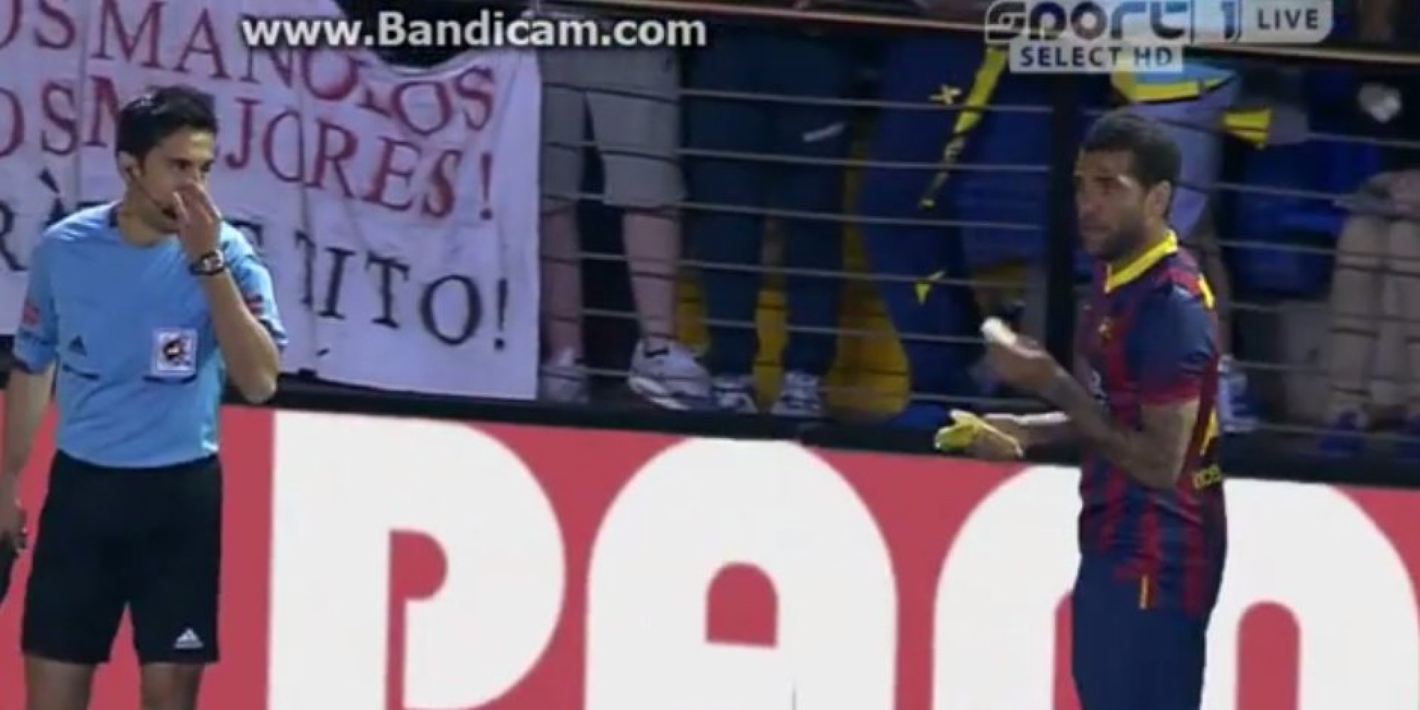 Dani Alves Eats Banana Thrown By Racist During Barcelona Villarreal ...