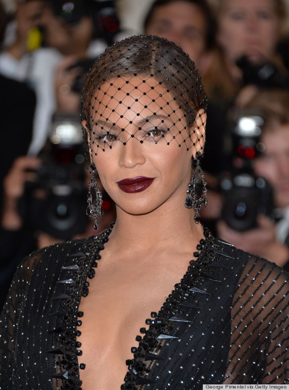 beyonce vampy lips