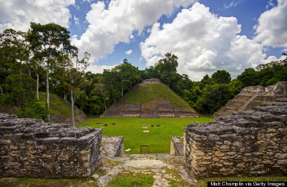 caracol belize