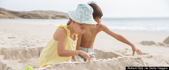 kids making sandcastle