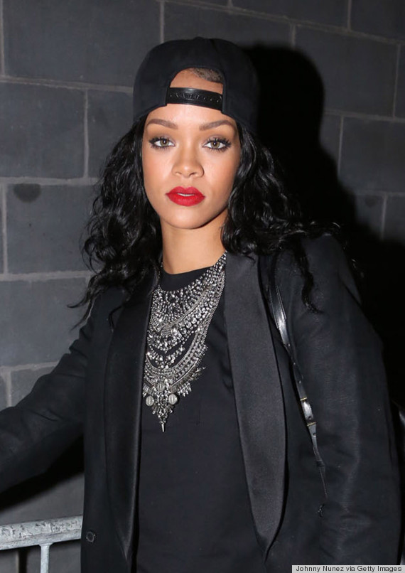 Rihanna Fades Back To Black At Summer Jam With New Hairstyle | HuffPost