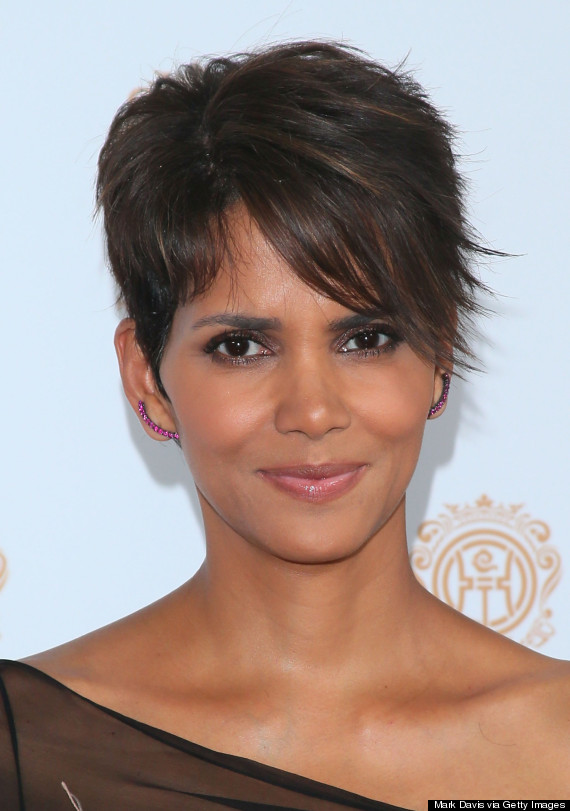 Halle Berry Rocks Throwback Dress But Still Looks Modern & Sexy, Obvi ...