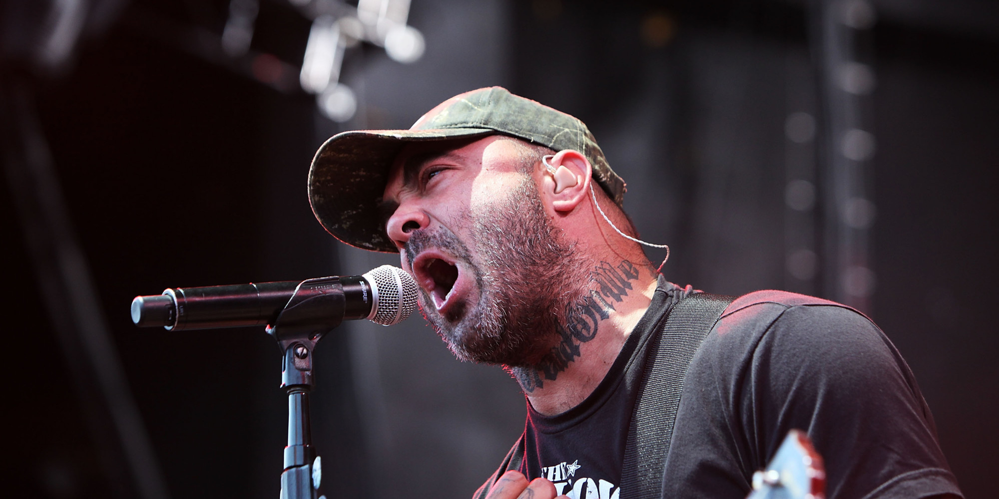 Staind Frontman Aaron Lewis Goes On NSFW Rant At 'Molesting' Concertgoers