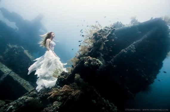 model underwater