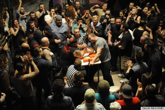 arm wrestling crowd