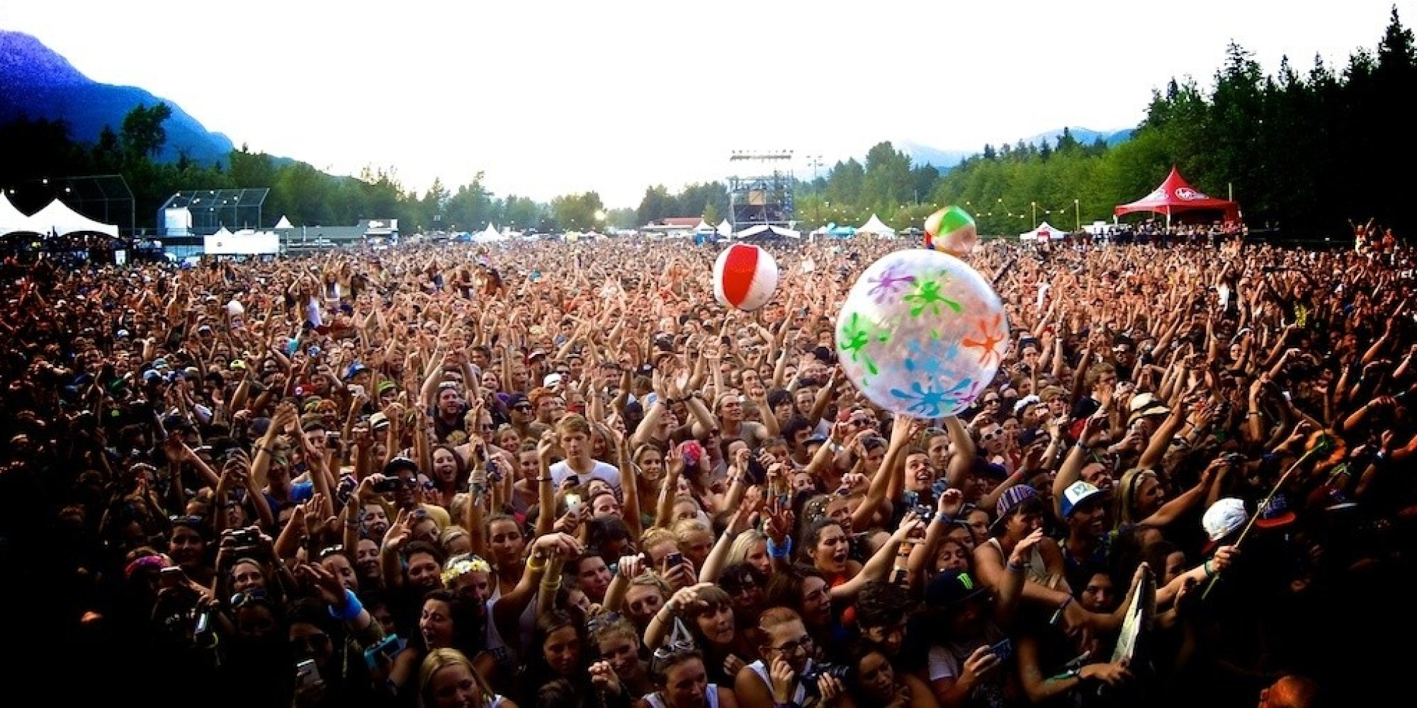 Life is a festival. Рок фестиваль. Музыкальный фестиваль суахили. Музыкальный фестиваль в лесу.