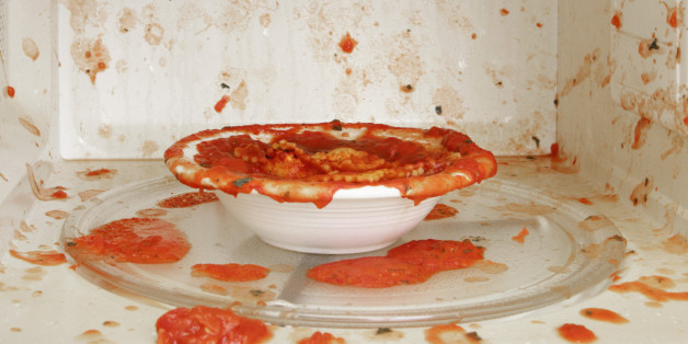 13 Things You Should Never Put In The Microwave | HuffPost