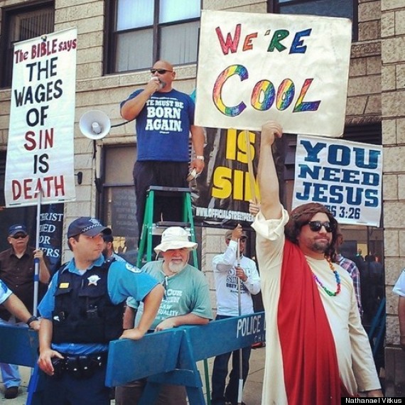 when is the gay pride parade in chicago 2014