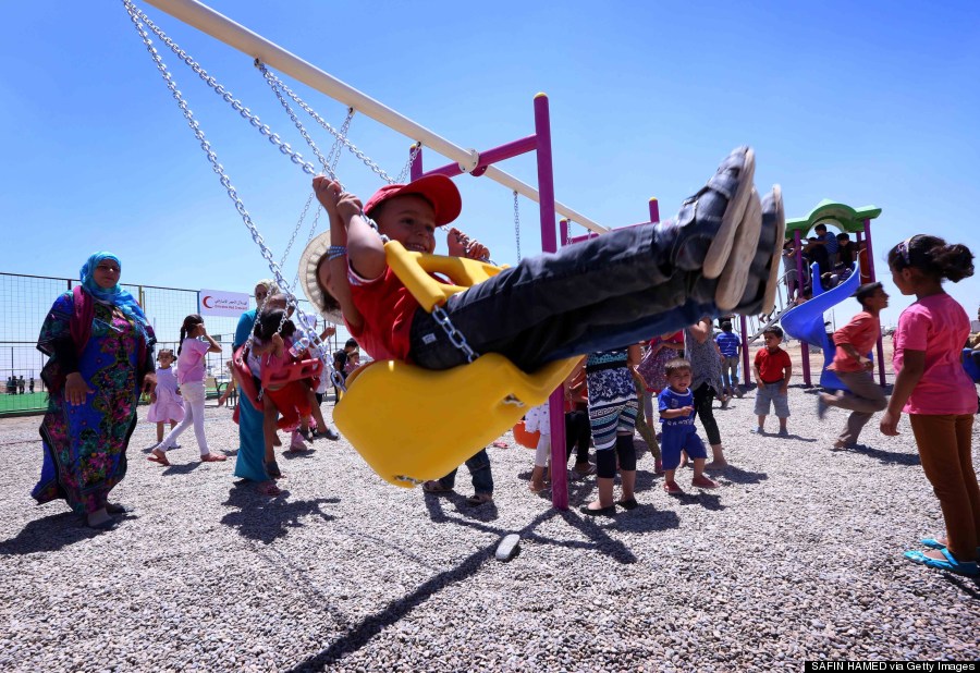 syrian refugee children playing