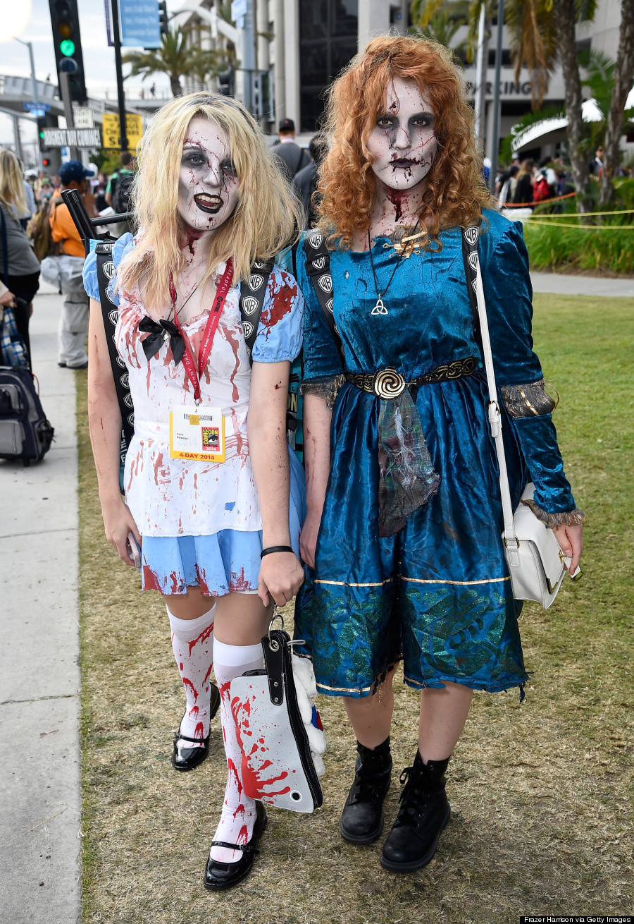 http://i.huffpost.com/gen/1932526/thumbs/o-COMICCON-COSPLAY-900.jpg