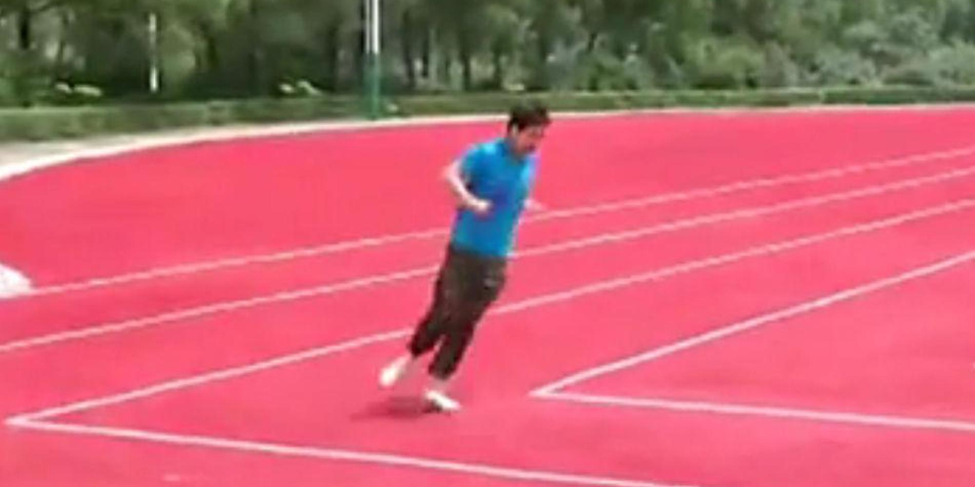 China running. Не вписаться в Вираж стадион бег.