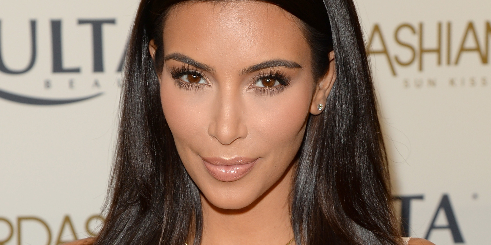 Kim Kardashian Looks Amazing In A Tight Light Pink Dress | HuffPost