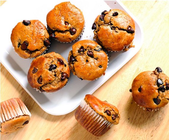 chocolate chip protein muffins