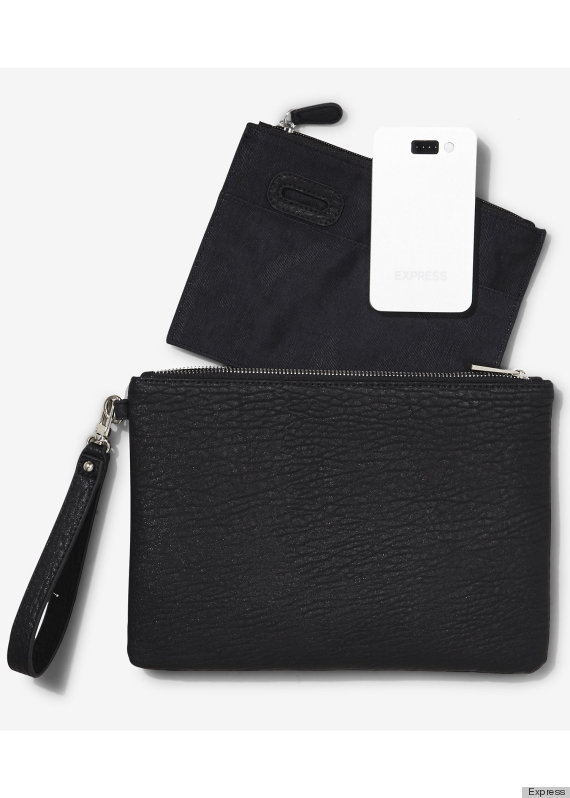 Quentin Blue Wristlet: Clutch with Phone Charger | Everpurse