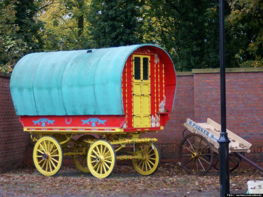 o GYPSY CARAVAN 3 900