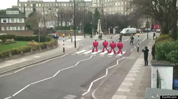 voorspelling verbannen kooi Live Feed Of Abbey Road Crossing Is The Best Thing You'll Watch All Day |  HuffPost Life