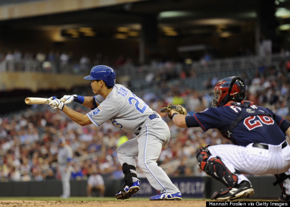 royals bunt