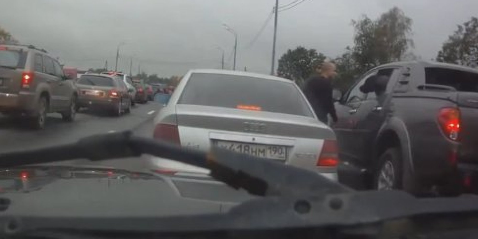 Russian Road Rage Motorist Gets A Nasty Surprise | HuffPost UK