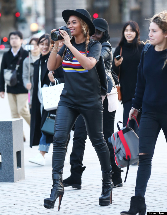 hotel chatarra Duplicación Beyonce Goes Sightseeing In Paris In 6-Inch Heels, Leather Pants | HuffPost  Entertainment
