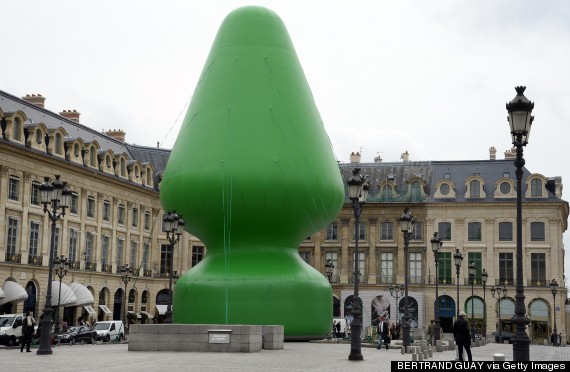 This 80-Foot 'Butt Plug' In Paris Isn't A Giant Sex Toy, It's A Paul McCarthy Sculpture | HuffPost Entertainment