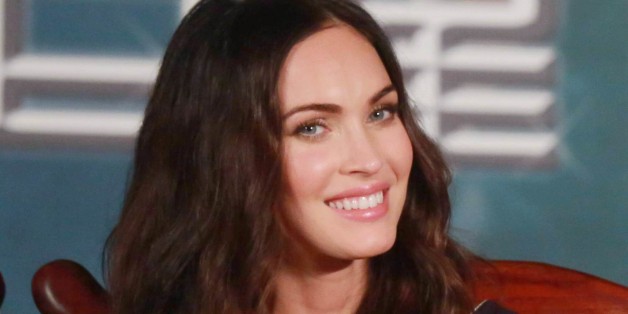 Megan Fox Wears Michelangelo's Mask At ‘TMNT' Press Conference In China ...